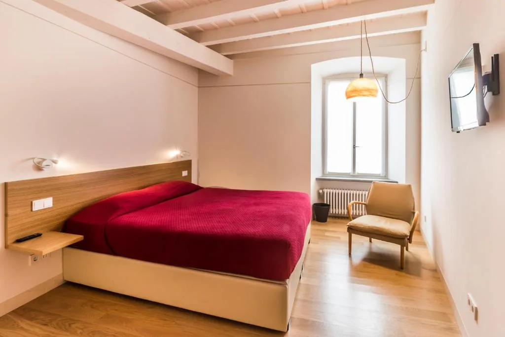 Triple Room — Belle Arti