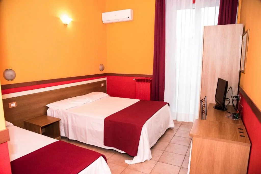 Budget Triple Room — Hotel Corallo
