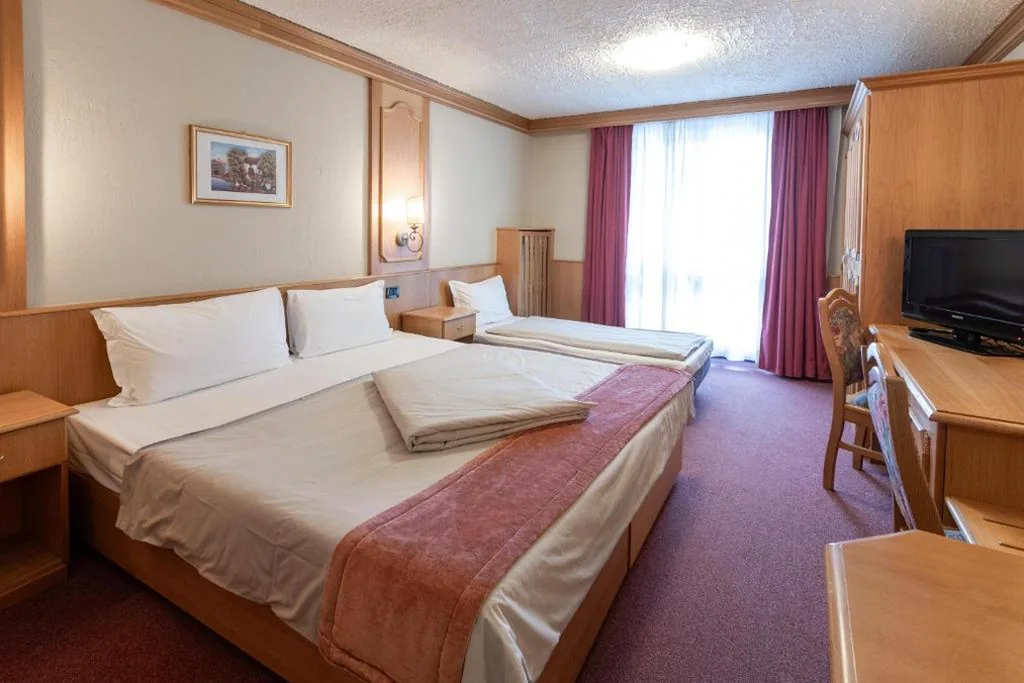 Classic Triple Room — Hotel Intermonti