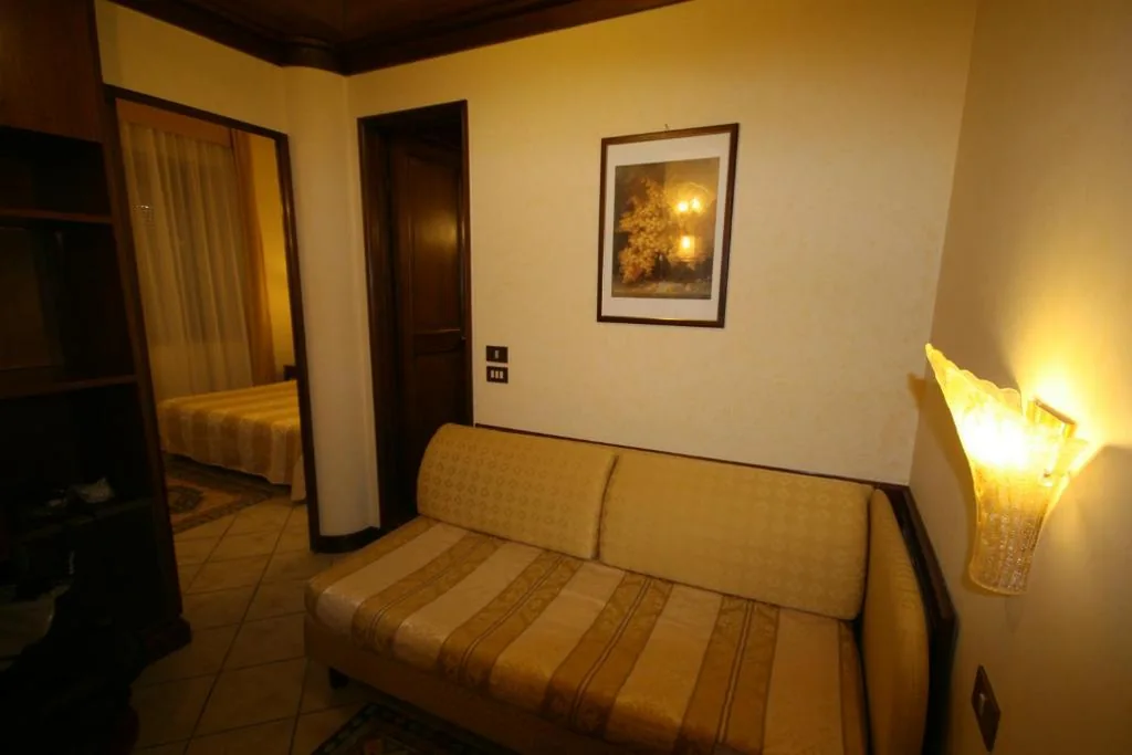 Classic Triple Room — Hotel Italia City Center