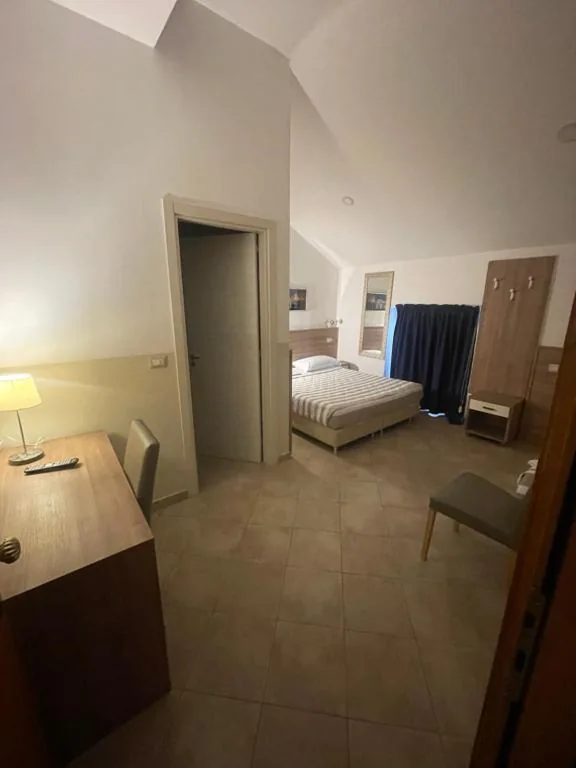 Classic Triple Room — Hotel Montecarlo