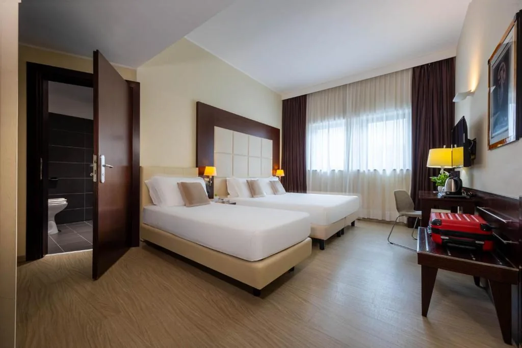 Camera Tripla Classic — iH Hotels Milano Watt 13