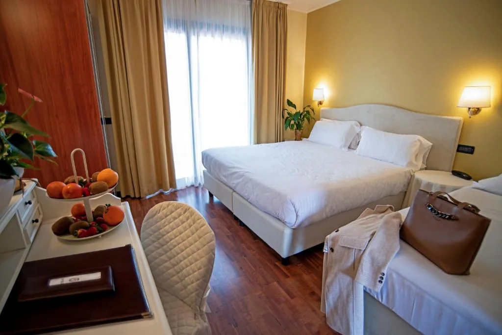Camera Tripla Comfort — Admiral Hotel Villa Erme