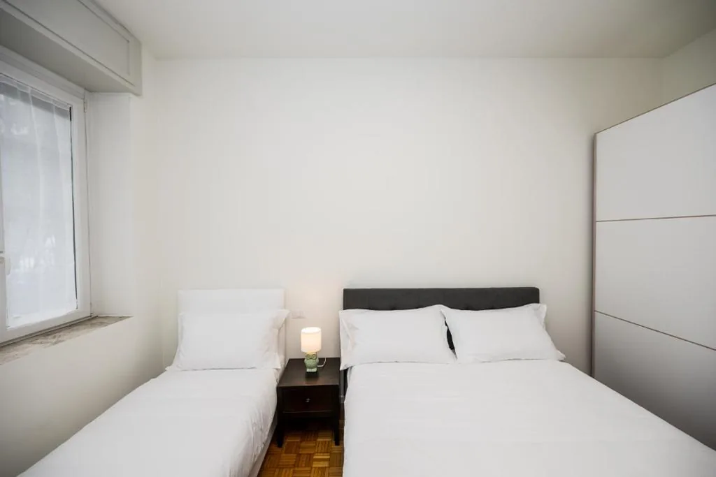Camera Tripla Comfort — Airguest Pianella Rooms