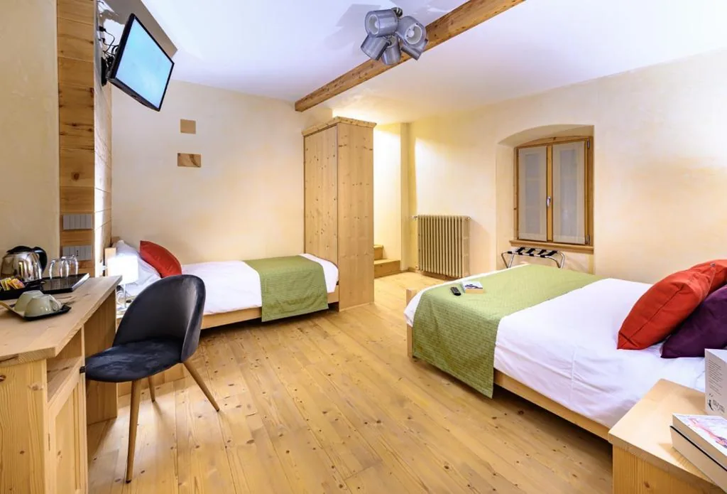 Camera Tripla Comfort con Doccia — B&B Antica Residenza Centro Storico
