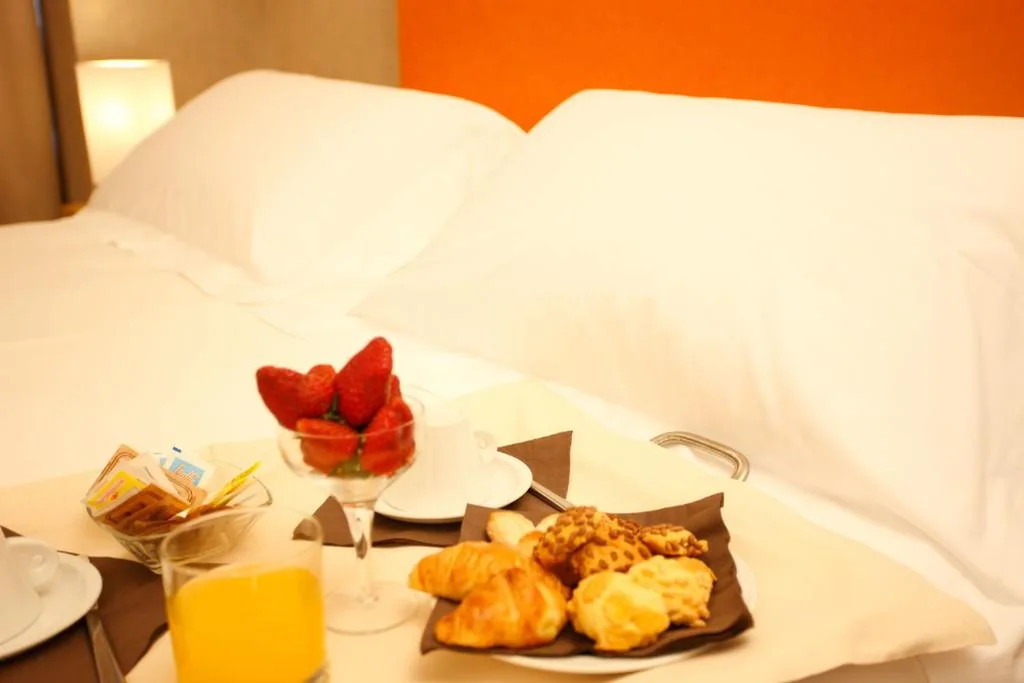 Comfort Triple Room — Hotel Blaise & Francis