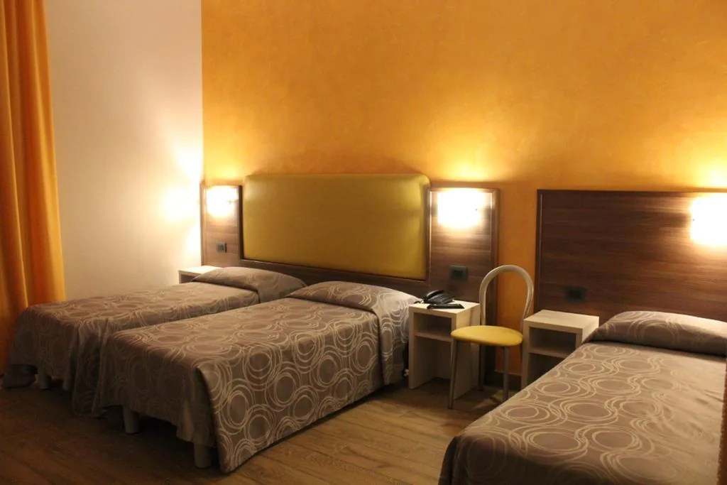 Comfort Triple Room — House Beatrice Milano