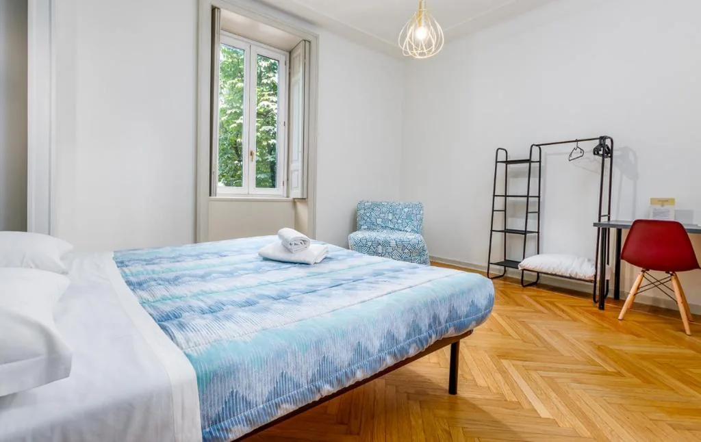 Triple Room with Shared Bathroom — FEEL – Porta Nuova Rooms