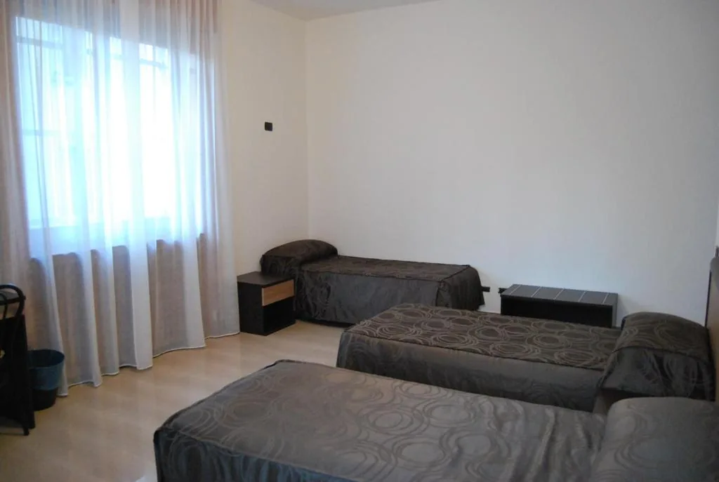 Triple Room with Shared Bathroom — Villamelchiorre 1