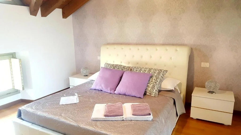 Camera Tripla con Bagno Privato — Donizetti Royal