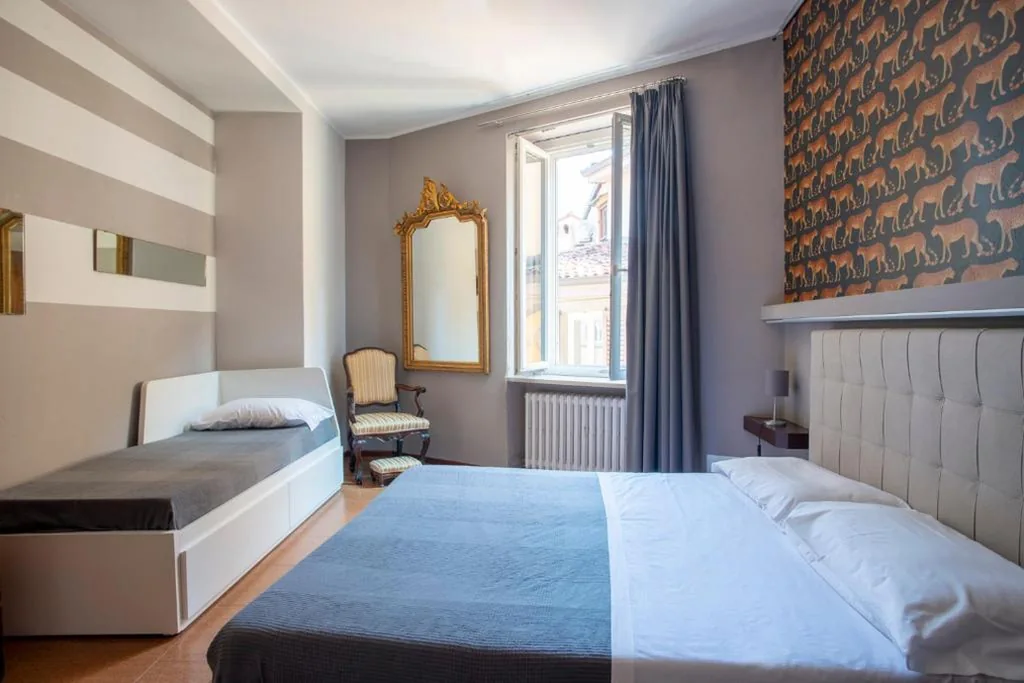 Camera Tripla con Bagno Privato Esterno — Casa di Sofia Città Alta