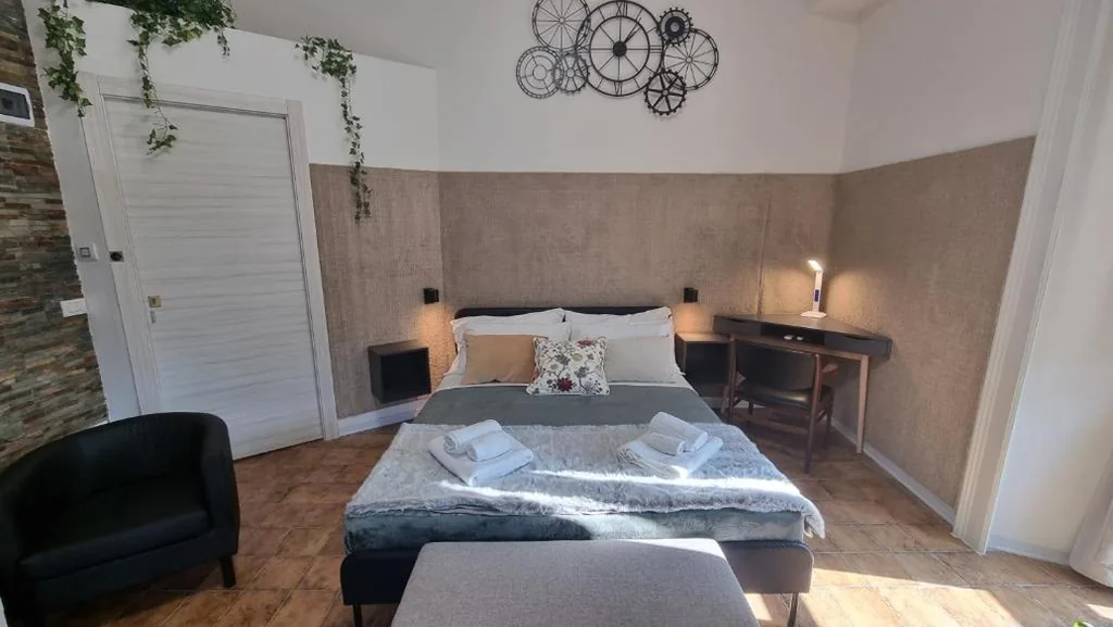 Triple Room with External Private Bathroom — Casa Storica Piazza 5 Giornate