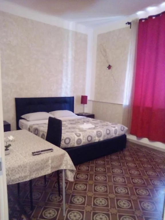 Triple Room with External Private Bathroom — Exclusive Passion