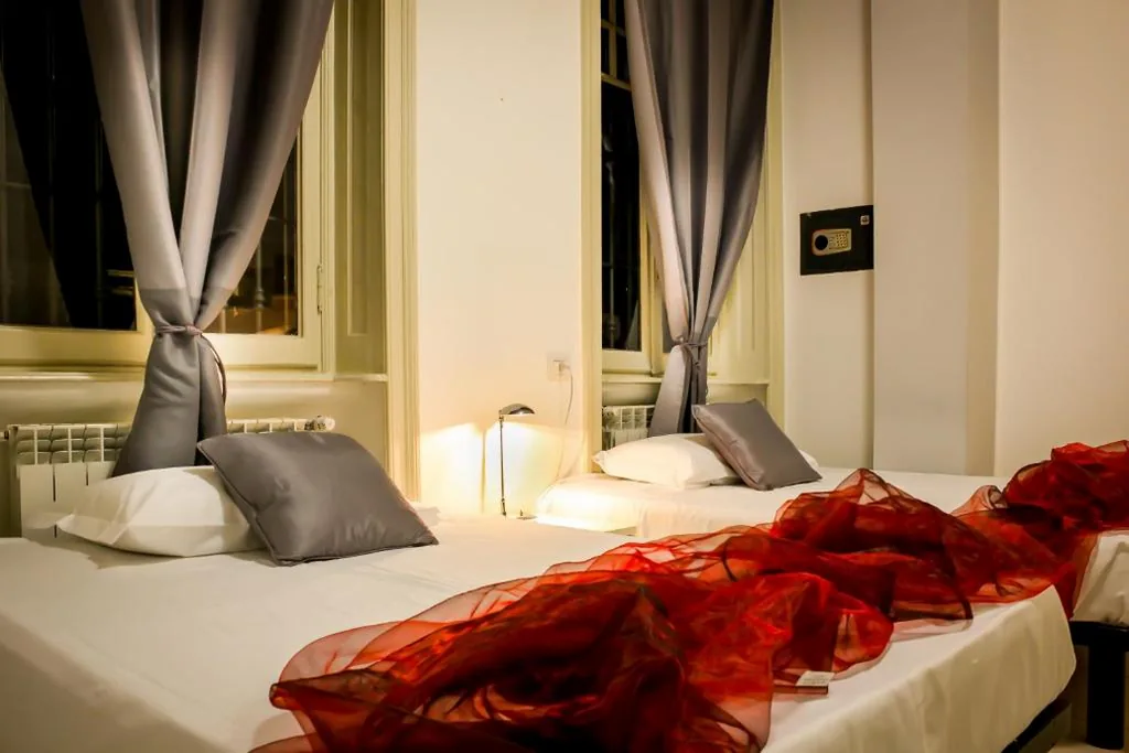 Triple Room with Private Bathroom — Hotel RossoVino Milano