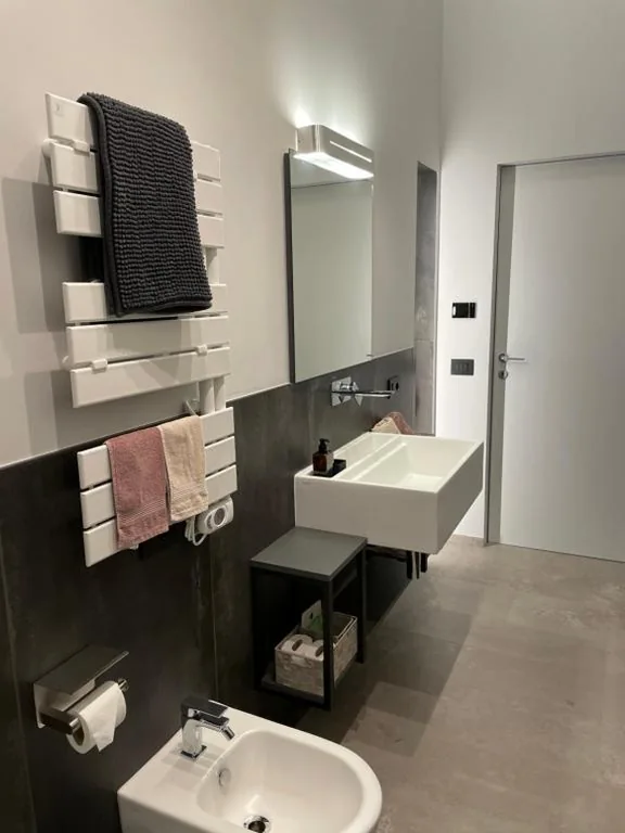 Camera Tripla con Bagno Privato — La Vecchia Officina Civico29 rooms&breakfast