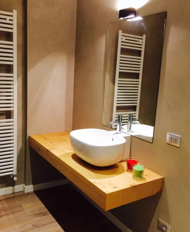 Triple Room with Private Bathroom — Moira Rooms