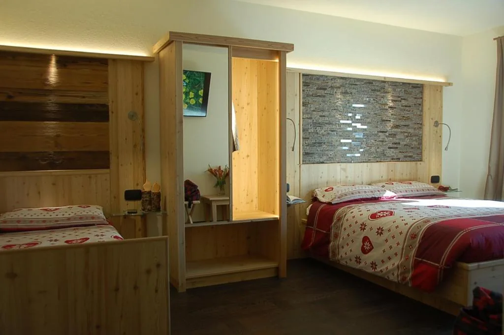Triple Room with Balcony — Hotel Carpe Diem