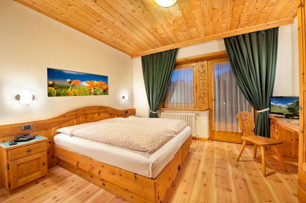 Triple Room with Balcony — Hotel Duc De Rohan