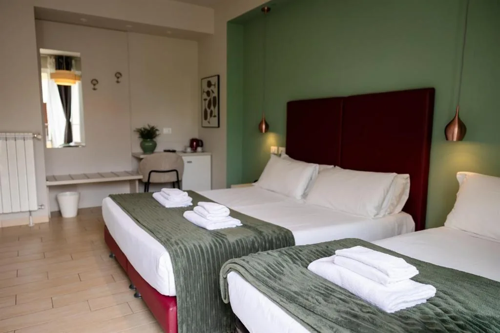 Triple Room with Balcony — Hotel Rossovino Como