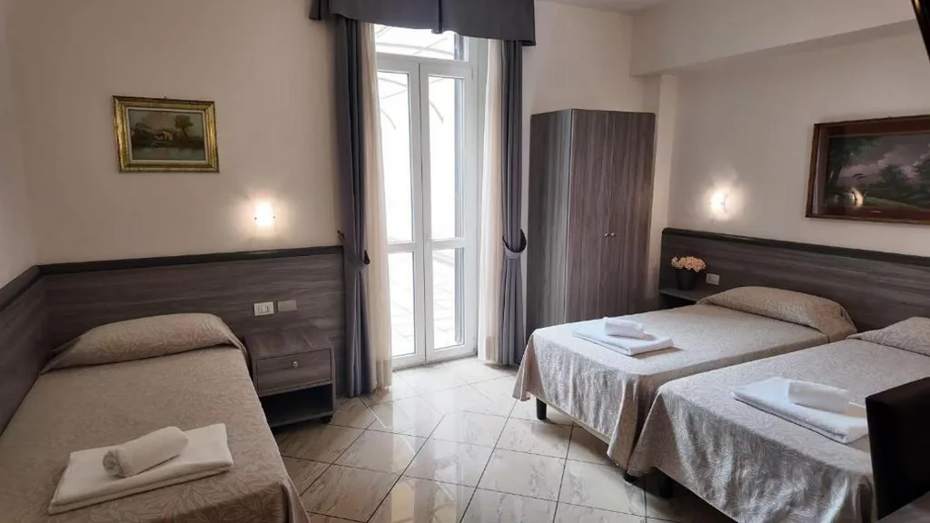 Triple Room with Terrace — Hotel Brianza