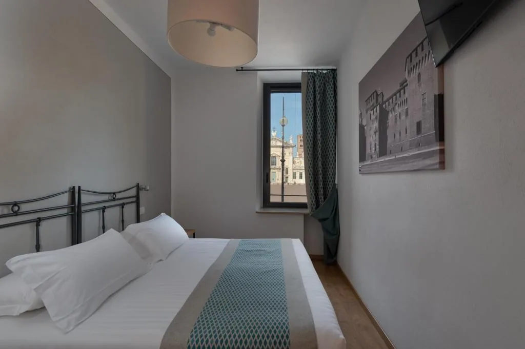 Triple Room with City View — Hotel dei Gonzaga, MantegnaHotels