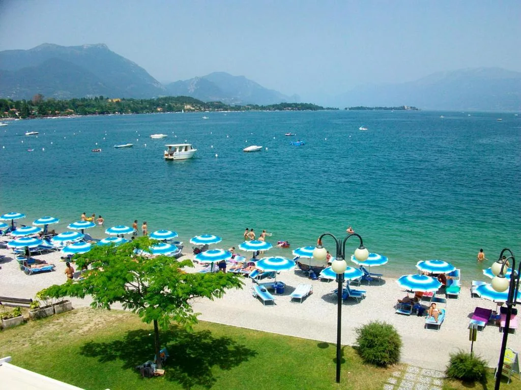 Triple Room with Lake View — Hotel La Romantica