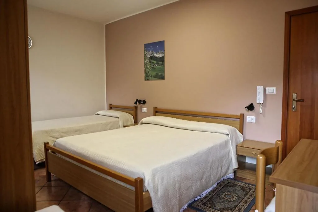 Camera Tripla con Vista Montagna — Albergo Gusmeroli