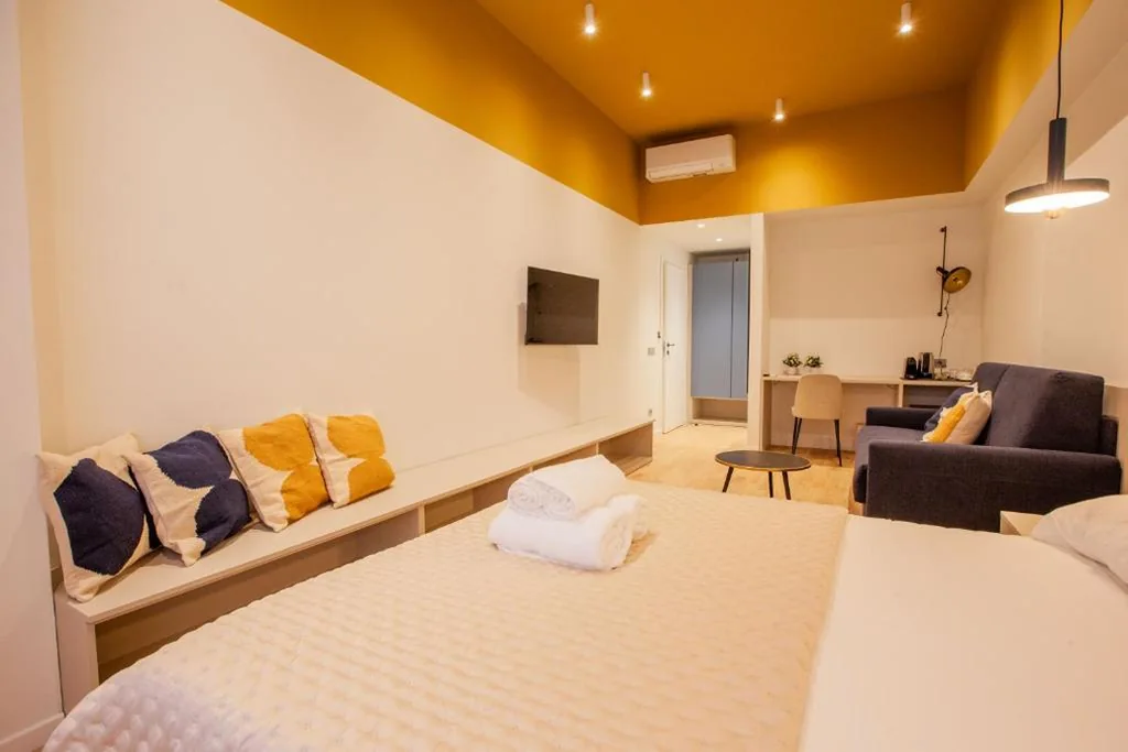 Triple Room — cvm 19
