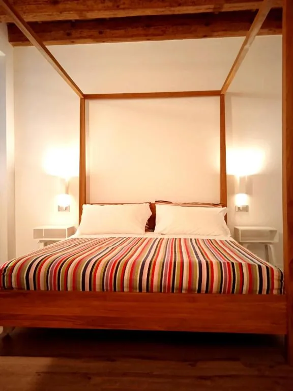 Economy Triple Room with Shared Bathroom — Moira Rooms
