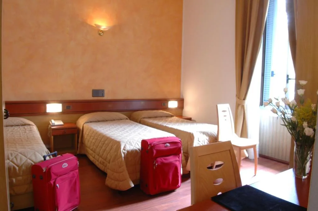 Camera Tripla Economy — Hotel Aspromonte