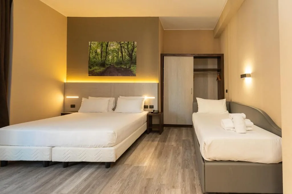 Triple Room — Garibaldi Palace