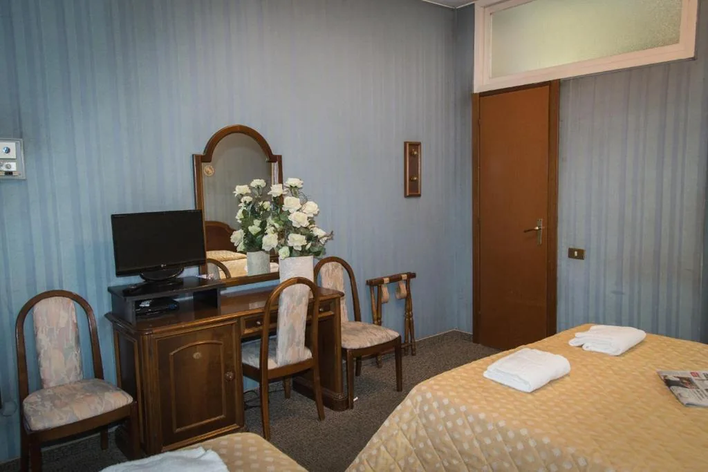 Camera Tripla — Hotel Accursio