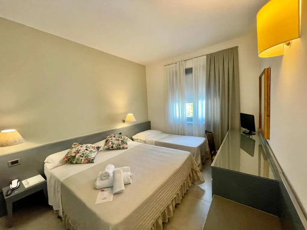 Triple Room — Hotel Alfieri