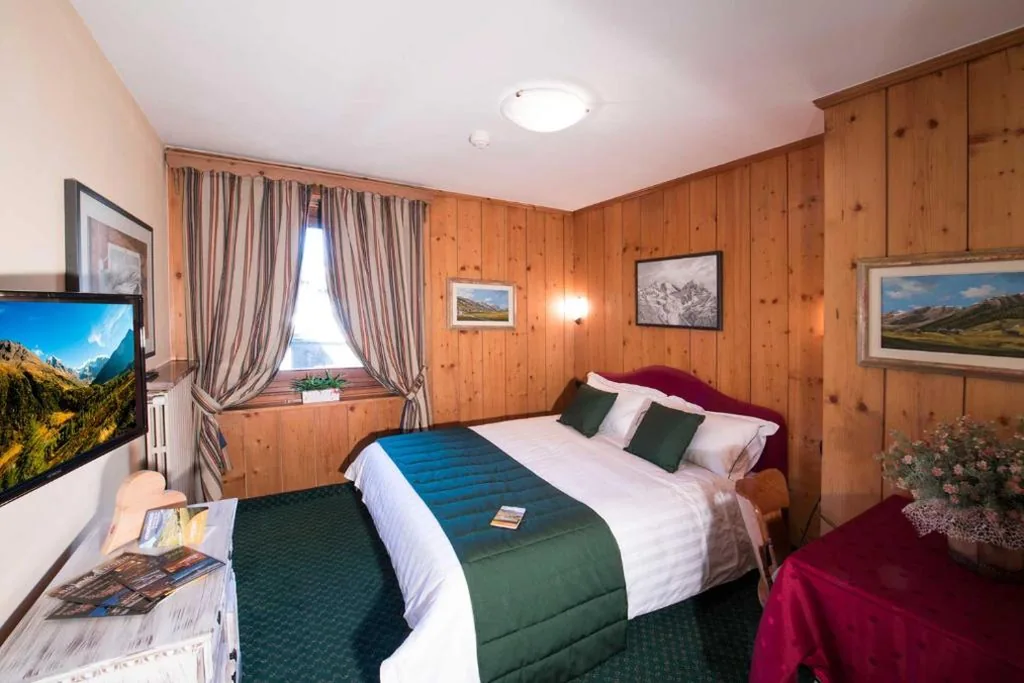 Triple Room — Hotel Alpina