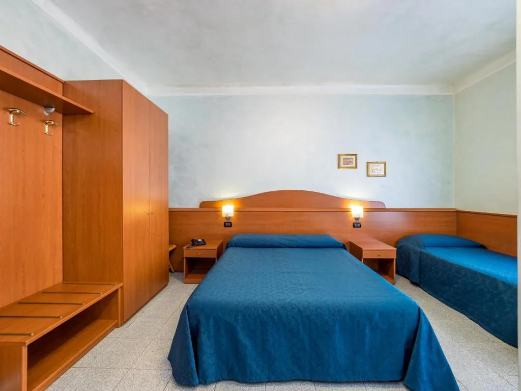 Triple Room — Hotel Aurora