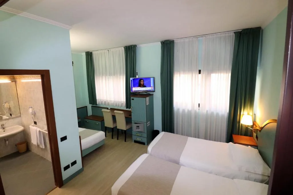 Camera Tripla — Hotel Domenichino