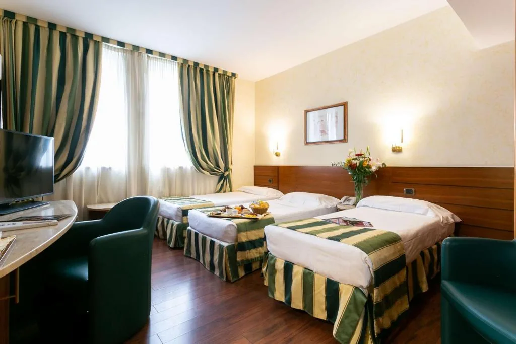 Camera Tripla — Hotel Mirage Sure Hotel Collection by Best Western