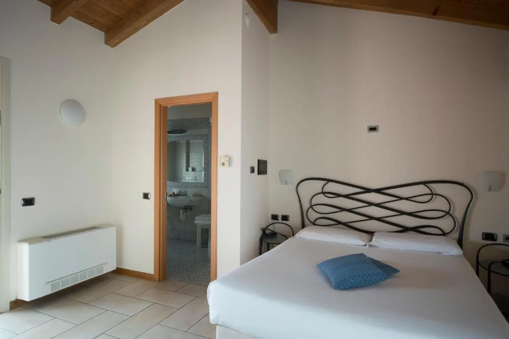 Triple Room — Hotel Villa Colico