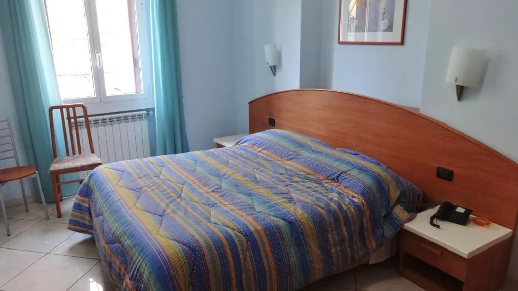 Triple Room — Hotel2000