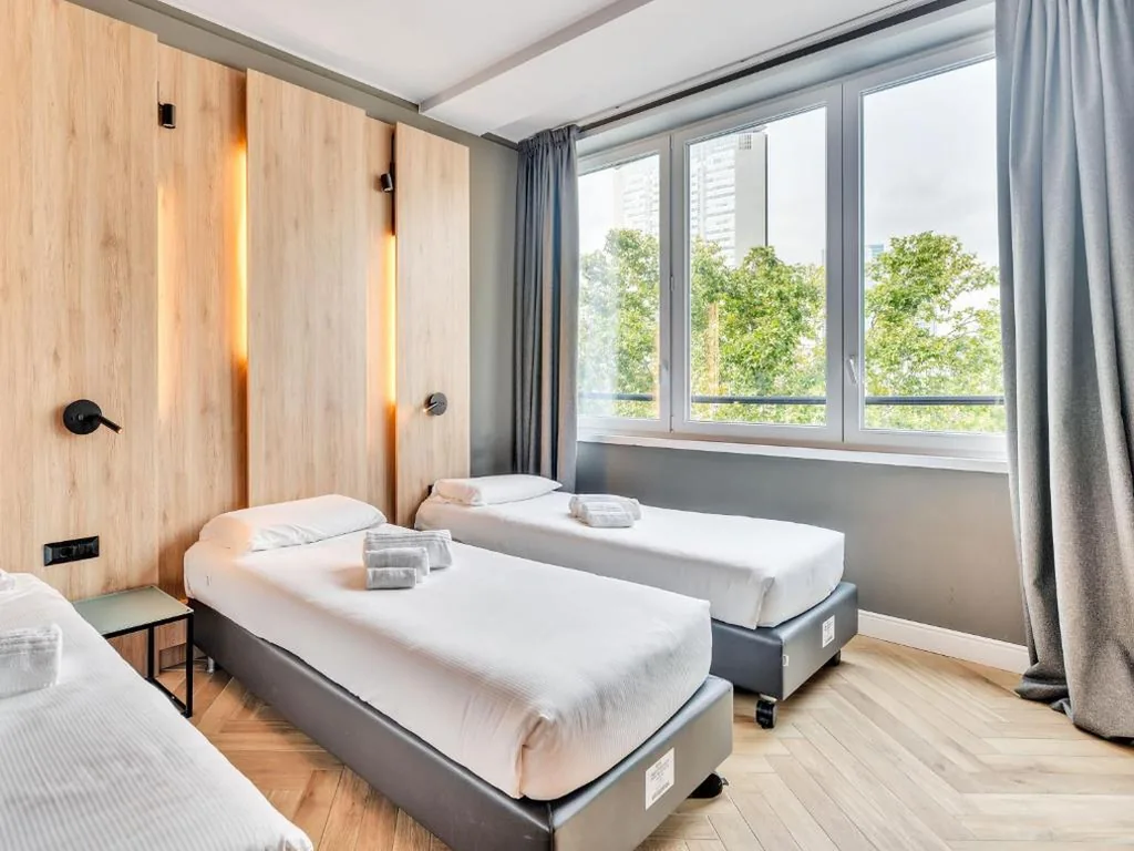 Camera Tripla Standard — B&B Hotel Milano Aosta