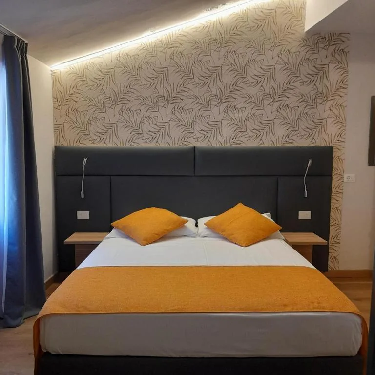 Camera Tripla Standard — Bike Hotel Touring Gardone Riviera & Wellness