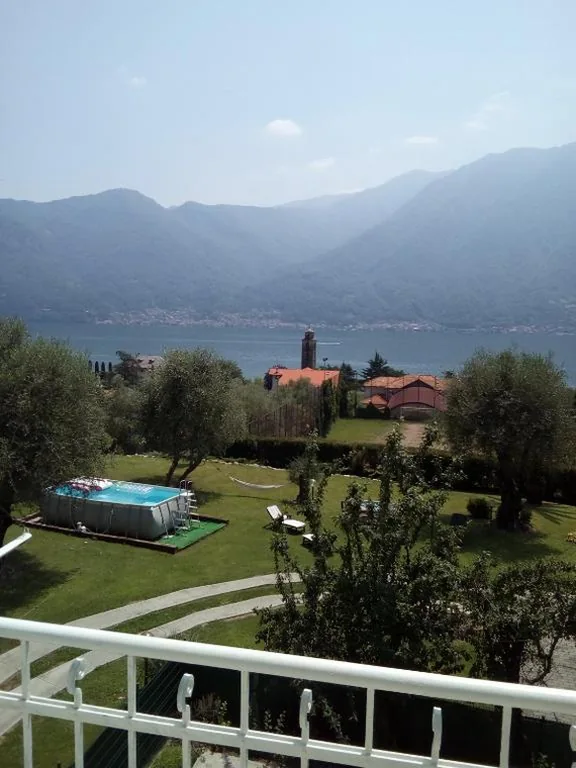 Standard Triple Room with Sea View — casa del sole Ossuccio