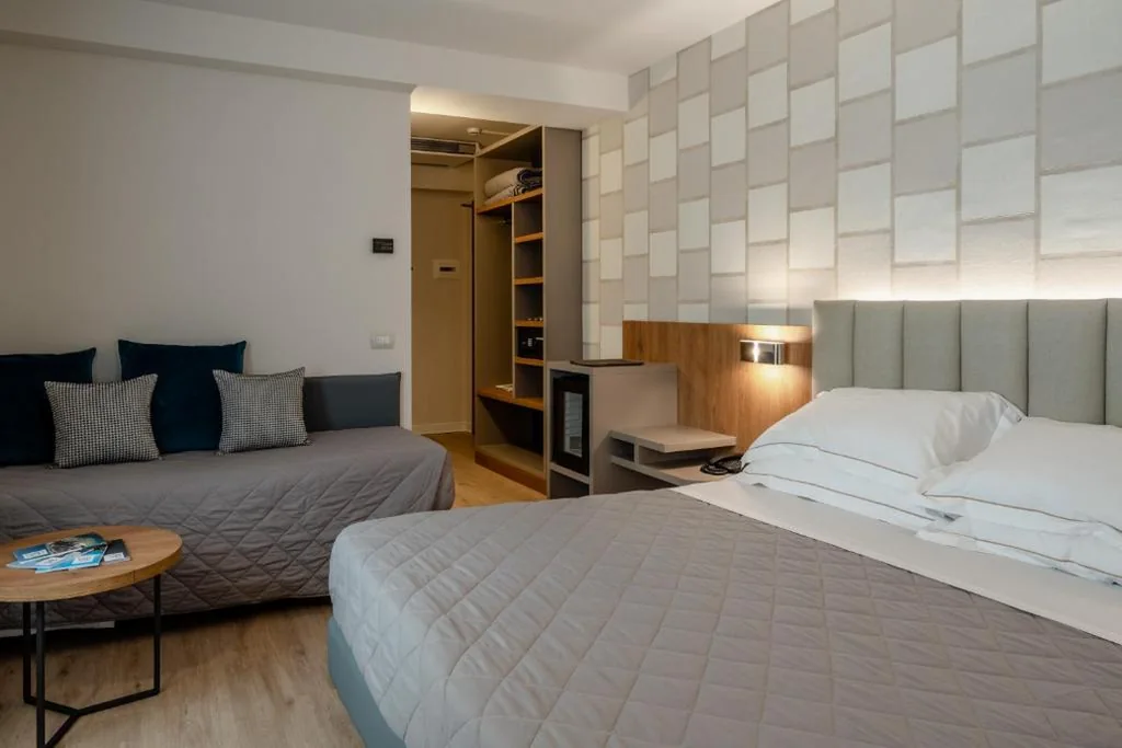 Standard Triple Room — Hotel Du Lac Gardone Riviera