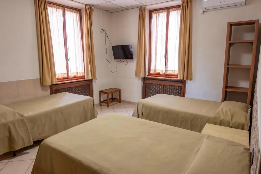 Standard Triple Room — Hotel Mariuccia