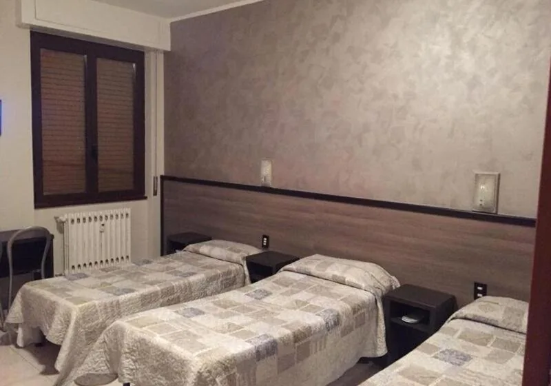 Standard Triple Room — Hotel Salus