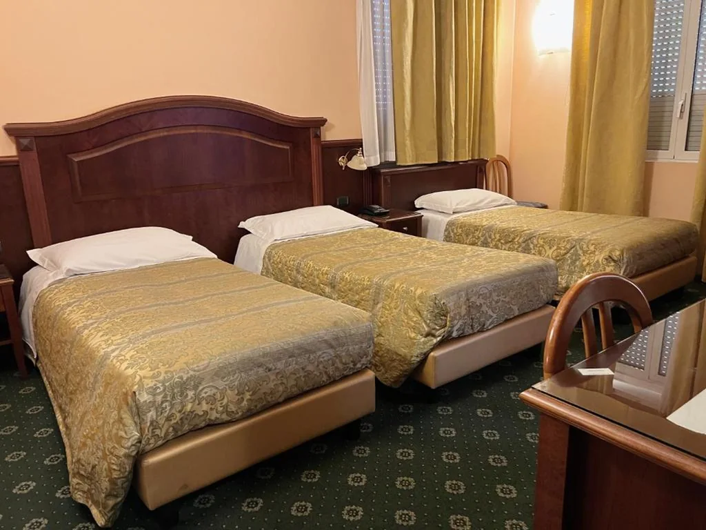 Camera Tripla Standard — Hotel Valganna