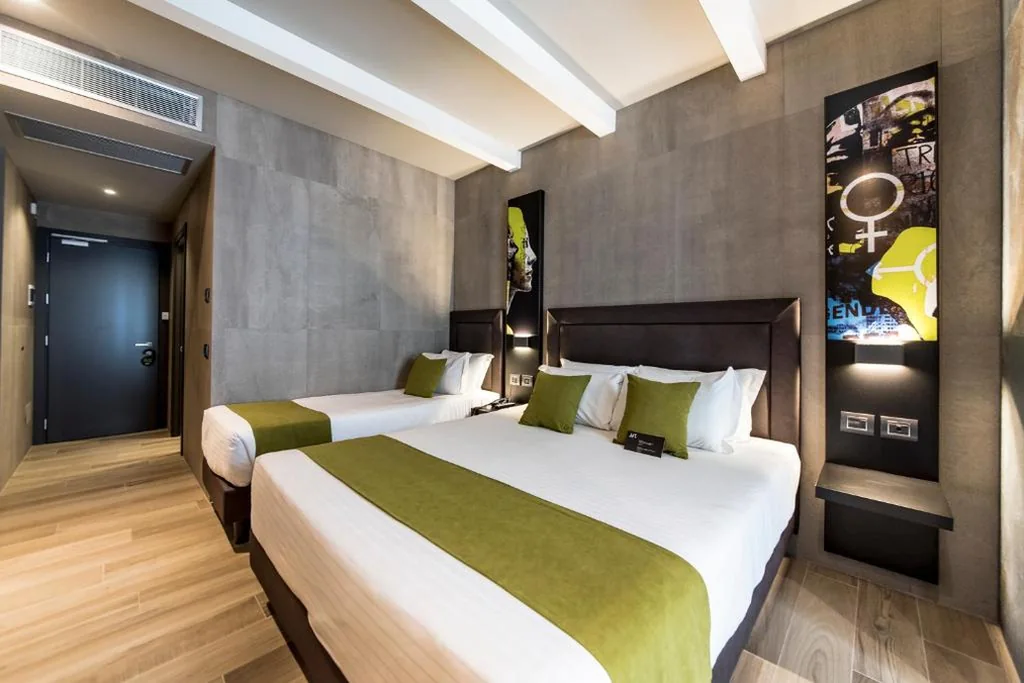 Camera Tripla Standard — Just Hotel Milano