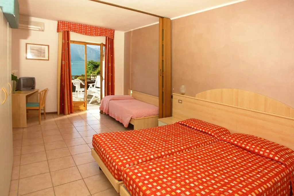 Standard Triple Room — Surf Hotel Pier – Montagnoli Group