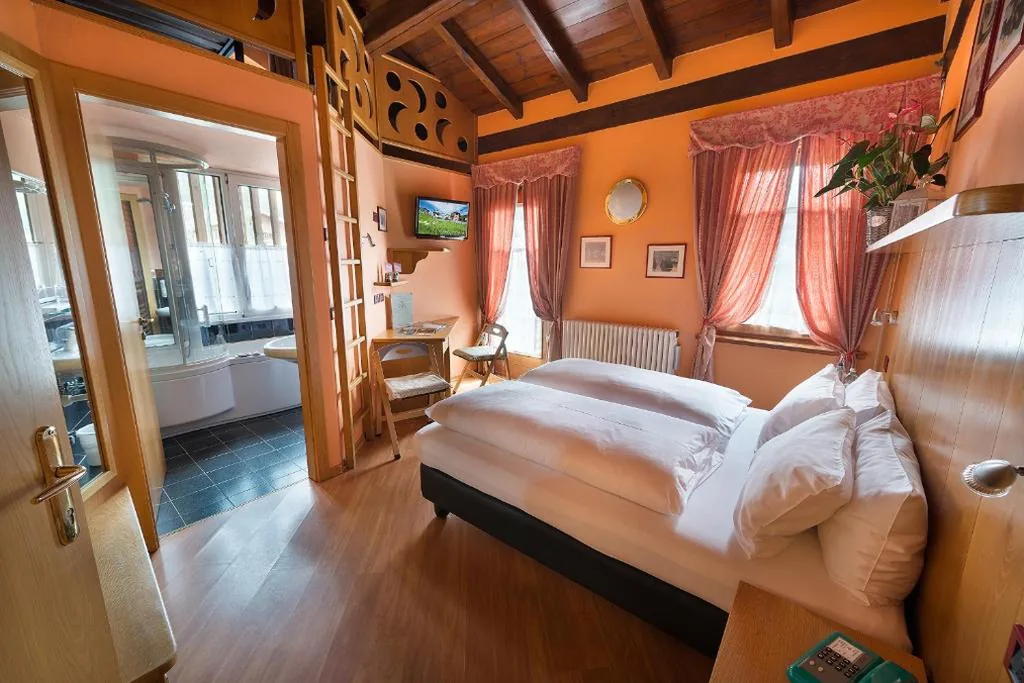 Two-Level Triple Room — Hotel Astra