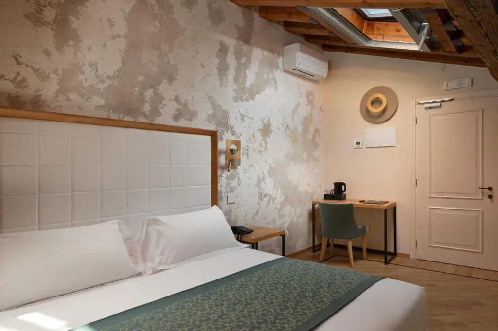 Superior Triple Room — Cà Uberti Palace Hotel, MantegnaHotels
